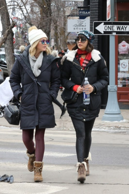 Nina Dobrev pic #996006