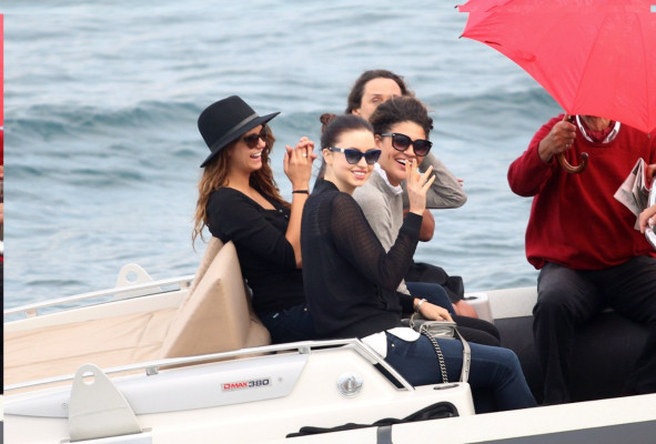 Nina Dobrev pic #715287
