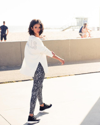 Nina Dobrev pic #957770