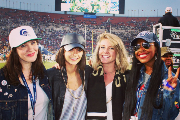 Nina Dobrev pic #986407