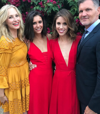 Nina Dobrev pic #1196765