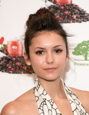 Nina Dobrev pic #600900