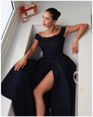 Nina Dobrev pic #1140205