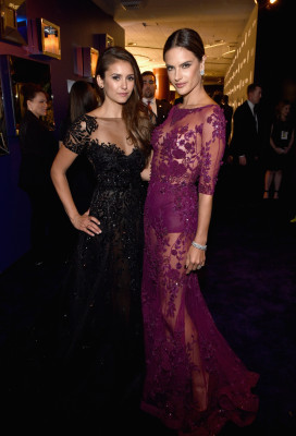 Nina Dobrev pic #753873