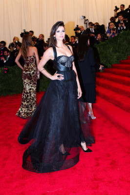 Nina Dobrev pic #601810