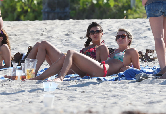 Nina Dobrev pic #599598