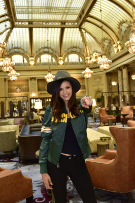 Nina Dobrev pic #832695