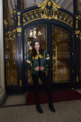 Nina Dobrev pic #832694