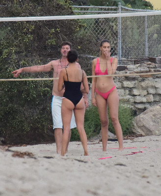 Nina Dobrev pic #1063529
