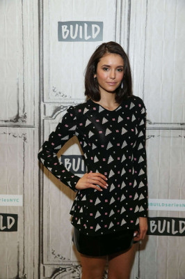 Nina Dobrev pic #904406