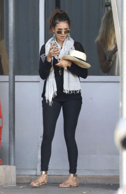 Nina Dobrev pic #787115