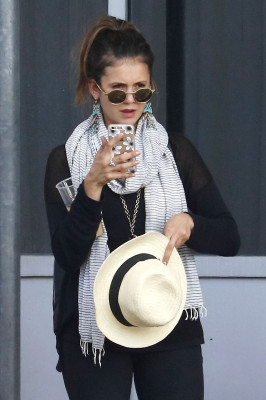 Nina Dobrev pic #787110