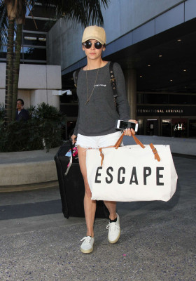 Nina Dobrev pic #914635