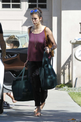 Nina Dobrev pic #857298