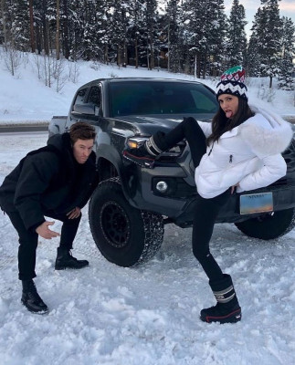 Nina Dobrev pic #1296231