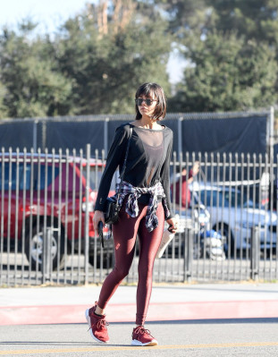 Nina Dobrev pic #988462