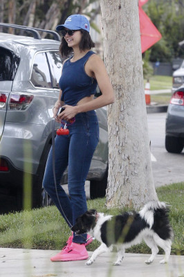 Nina Dobrev pic #957785