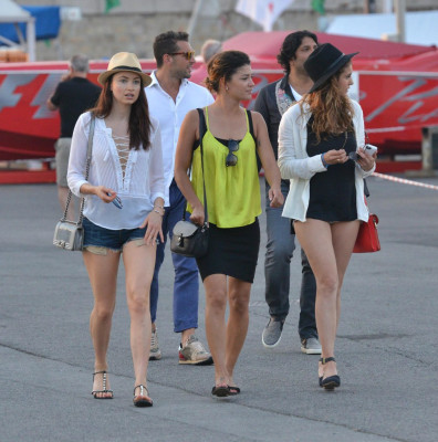 Nina Dobrev pic #715286