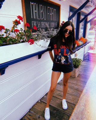 Nina Dobrev pic #1276591