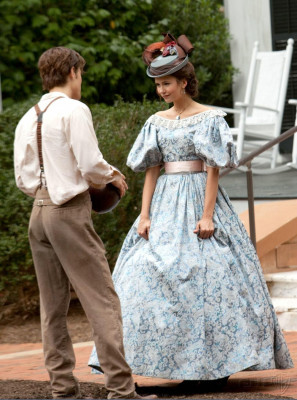 Nina Dobrev pic #481710