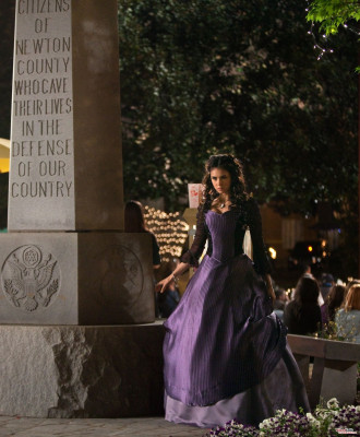 Nina Dobrev pic #457777