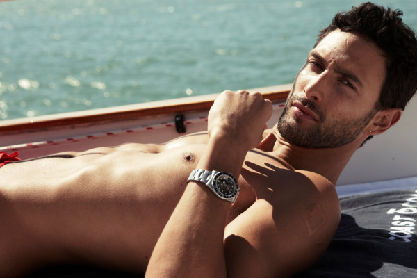 Noah Mills pic #351016