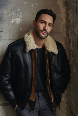 Noah Mills pic #1130123