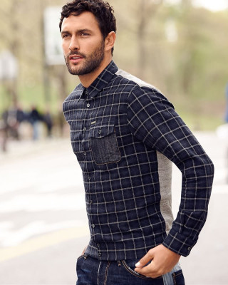 Noah Mills pic #1117958