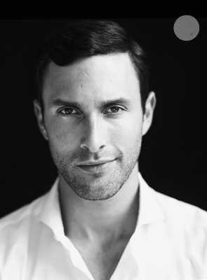 Noah Mills pic #356508