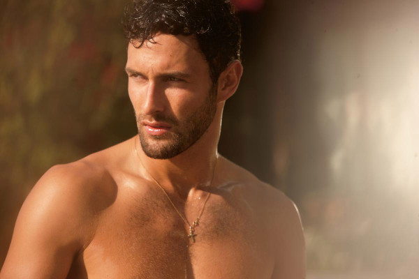Noah Mills pic #301890