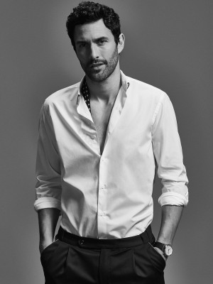 Noah Mills pic #1101503