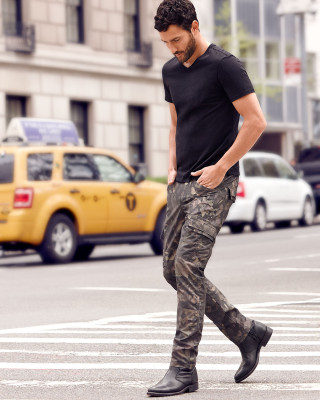Noah Mills pic #1117956