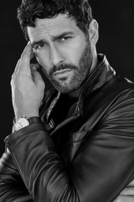 Noah Mills pic #1092535