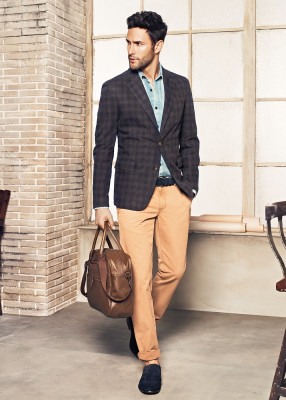 Noah Mills pic #527710