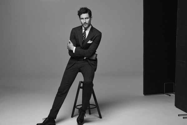 Noah Mills pic #1101274