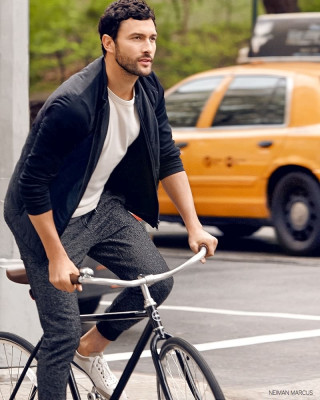 Noah Mills pic #1117957