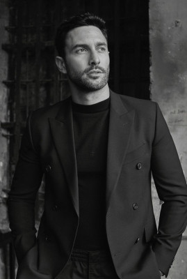 Noah Mills pic #1130121