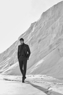 Noah Mills pic #1092538