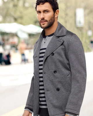 Noah Mills pic #1117959