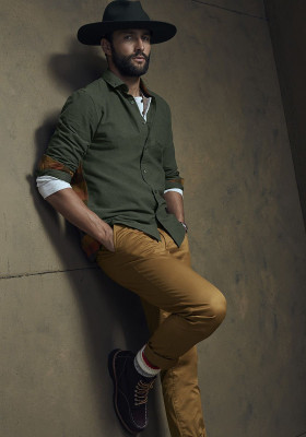 Noah Mills pic #1185480