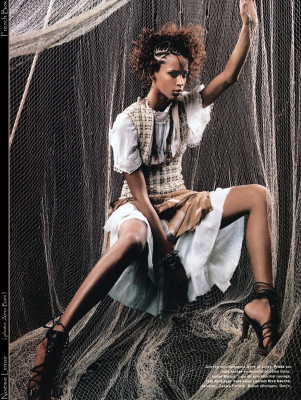 Noemie Lenoir pic #14567