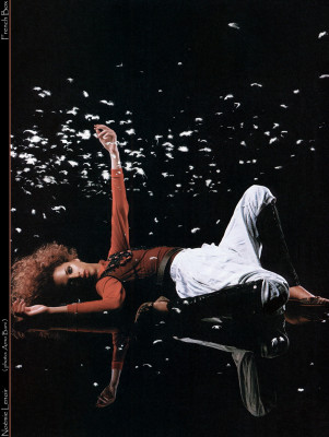 Noemie Lenoir pic #14568