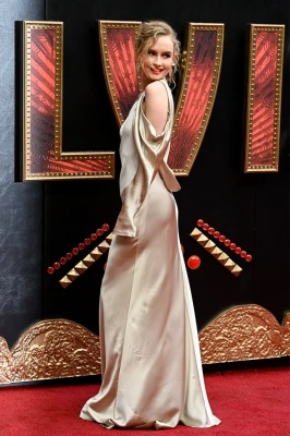 Olivia DeJonge pic #1305391