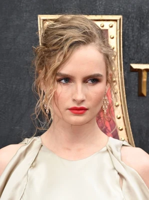 Olivia DeJonge pic #1305392