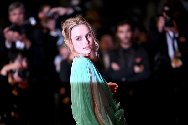 Olivia DeJonge pic #1304448