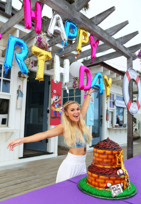 Olivia Holt pic #795730
