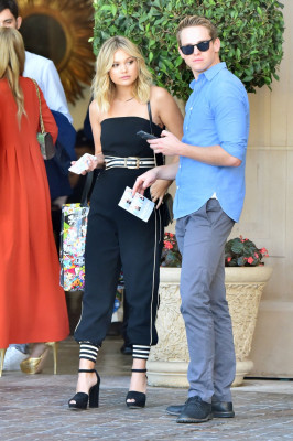 Olivia Holt pic #879677