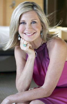 photo 10 in Olivia Newton-John gallery [id195175] 2009-11-04 00:00:00