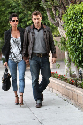 photo 7 in Olivier Martinez gallery [id544332] 2012-10-22 00:00:00