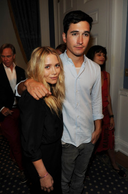 photo 28 in Olsen Twins gallery [id382252] 2011-05-30 00:00:00